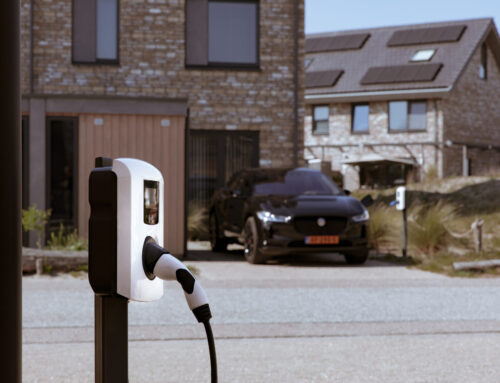 Het belang van slimme sturing voor je laadpaal en thuisbatterij met het capaciteitstarief.